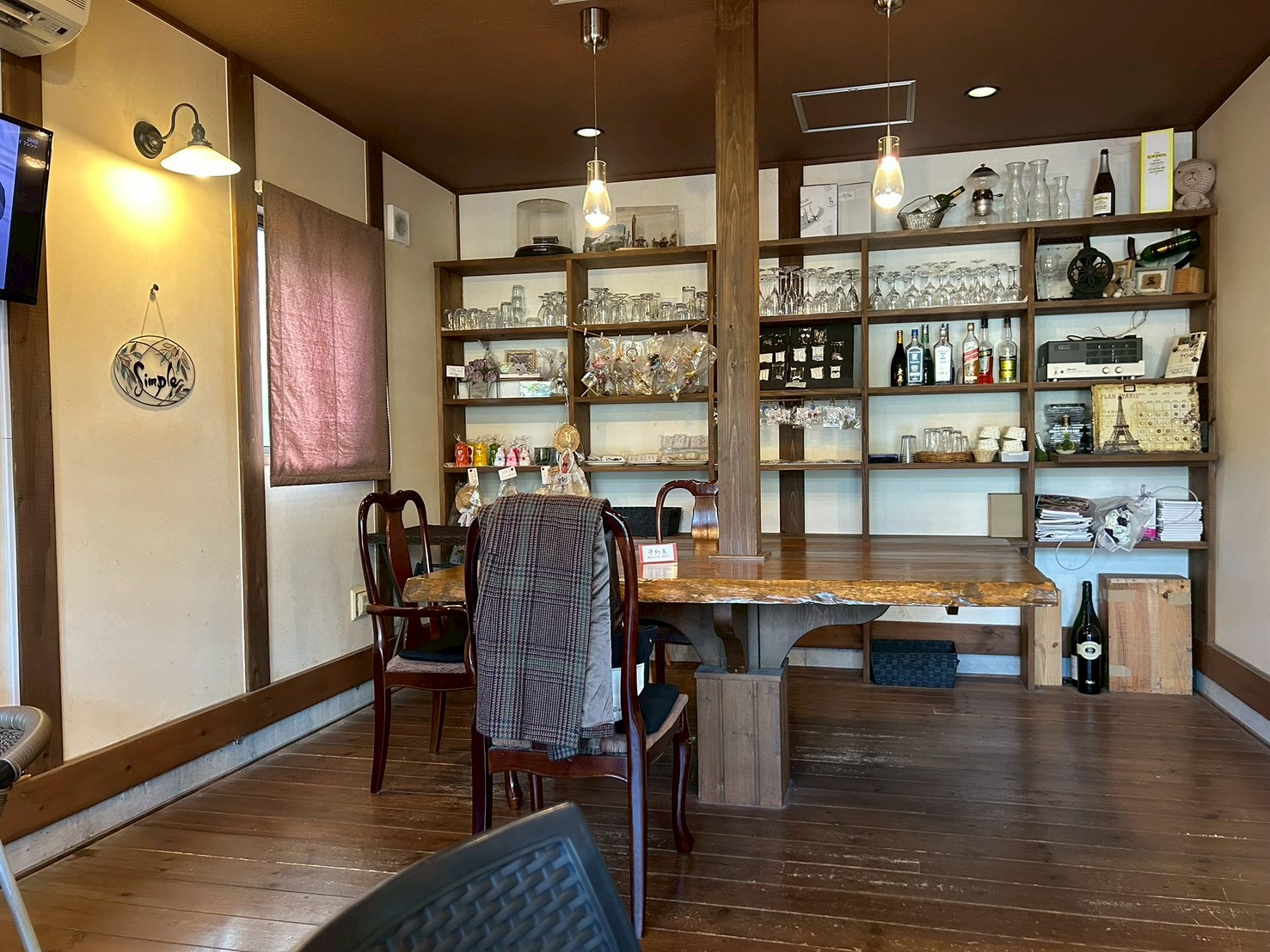 シンプルカフェ 店内2